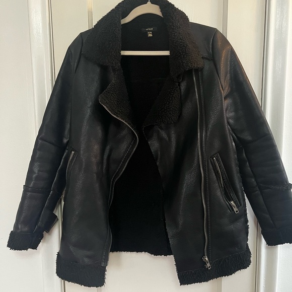 AFRM OPHELIA OVERSIZE BLACK FAUX LEATHER JACKET - Picture 1 of 5